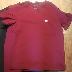 NEW Figs burgundy top medium